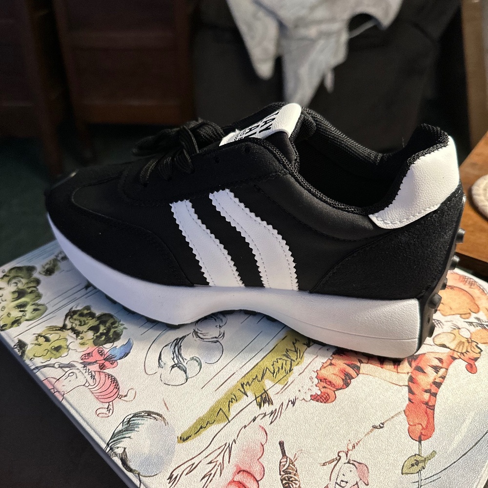 Stay Real sneakers